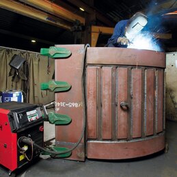  The Lorch P series welds simply anything at up to 550 amps.